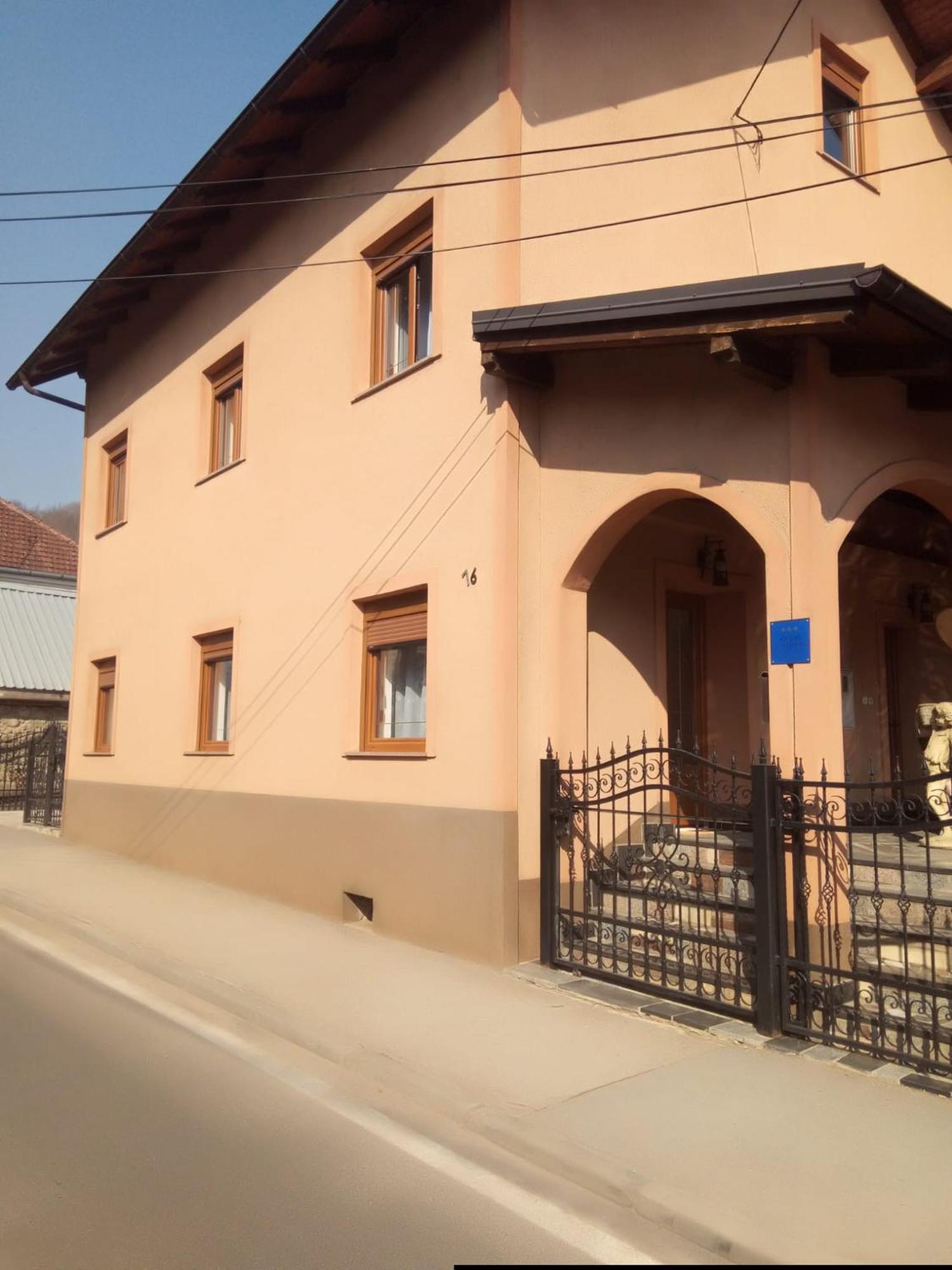 Studio Apartman Kika Otočac Dış mekan fotoğraf