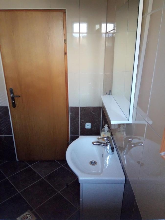 Studio Apartman Kika Otočac Dış mekan fotoğraf